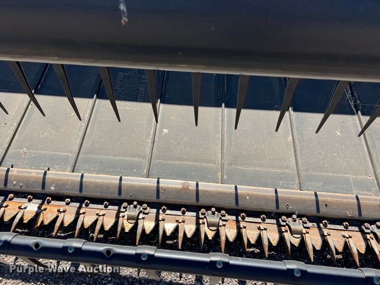 image for item MQ9840 2016 MacDon FD75-S  flex draper head