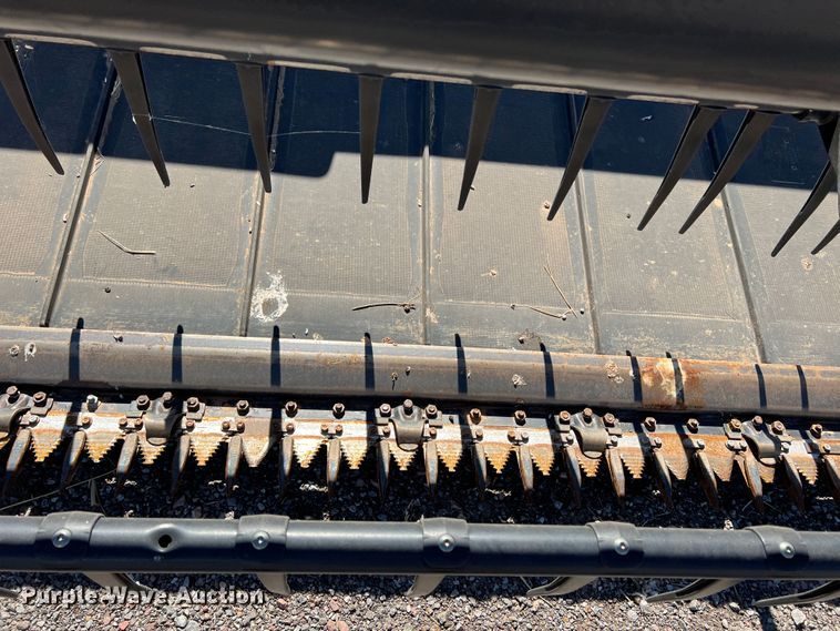 image for item MQ9840 2016 MacDon FD75-S  flex draper head