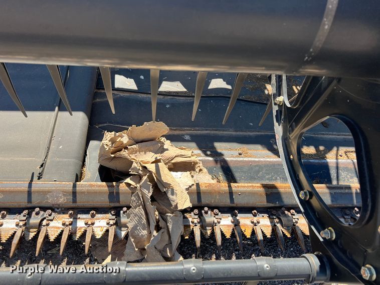 image for item MQ9840 2016 MacDon FD75-S  flex draper head