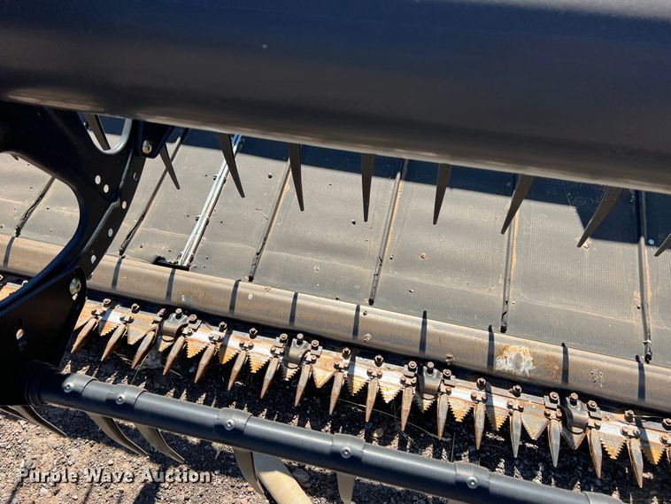 image for item MQ9840 2016 MacDon FD75-S  flex draper head