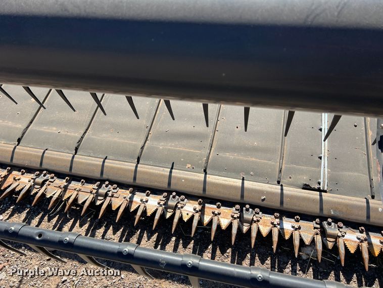 image for item MQ9840 2016 MacDon FD75-S  flex draper head