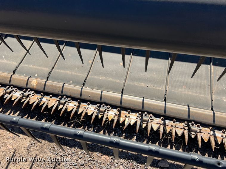 image for item MQ9840 2016 MacDon FD75-S  flex draper head