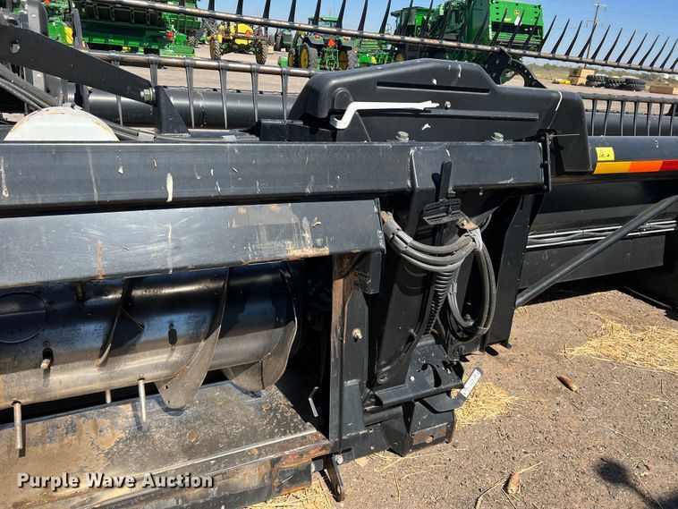 image for item MQ9840 2016 MacDon FD75-S  flex draper head