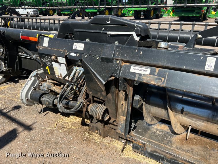 image for item MQ9840 2016 MacDon FD75-S  flex draper head