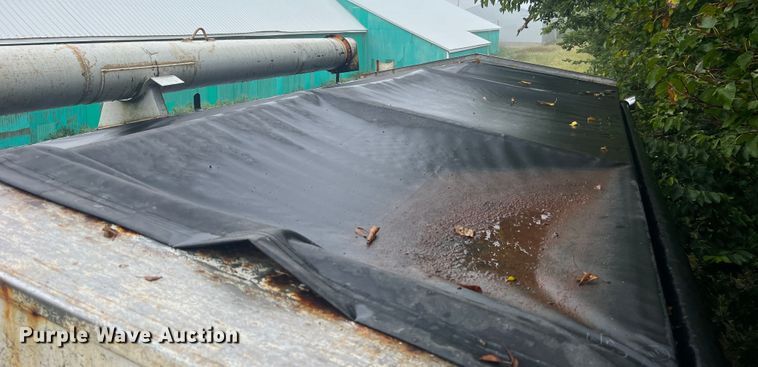 image for item MR9857 1989 International 8300  fertilizer delivery truck