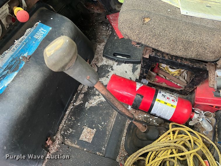 image for item MR9857 1989 International 8300  fertilizer delivery truck