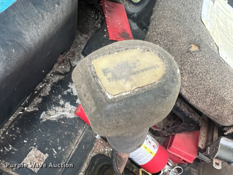 image for item MR9857 1989 International 8300  fertilizer delivery truck