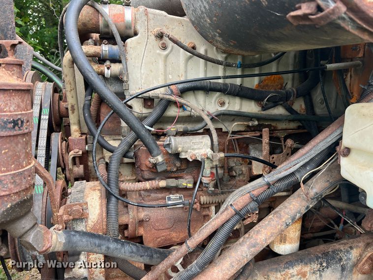 image for item MR9857 1989 International 8300  fertilizer delivery truck