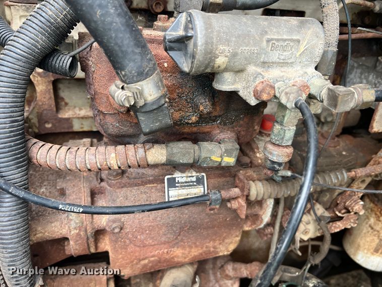 image for item MR9857 1989 International 8300  fertilizer delivery truck