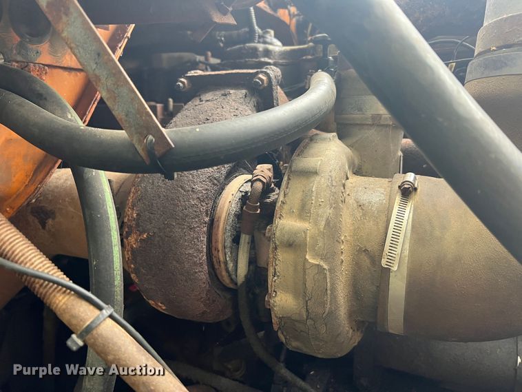 image for item MR9857 1989 International 8300  fertilizer delivery truck