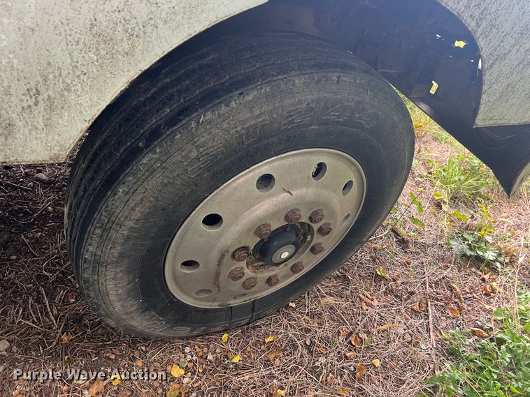 image for item MR9857 1989 International 8300  fertilizer delivery truck