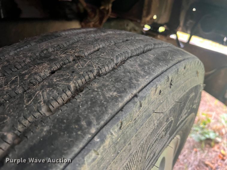 image for item MR9857 1989 International 8300  fertilizer delivery truck