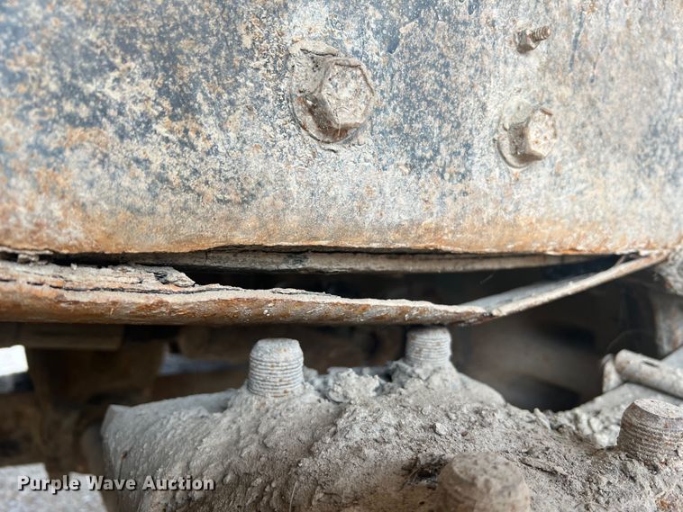 image for item MR9881 1997 International 4900  feed delivery truck