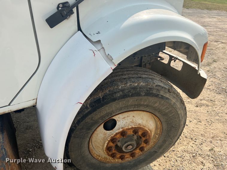 image for item MR9881 1997 International 4900  feed delivery truck