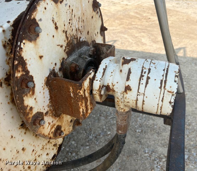 image for item MR9881 1997 International 4900  feed delivery truck