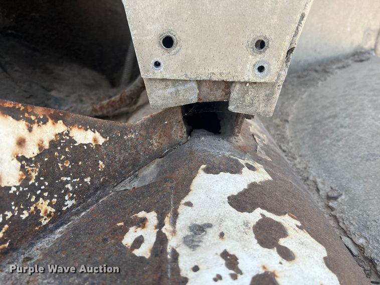 image for item MR9881 1997 International 4900  feed delivery truck