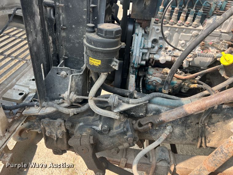 image for item MR9881 1997 International 4900  feed delivery truck