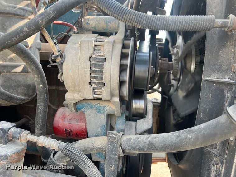 image for item MR9881 1997 International 4900  feed delivery truck