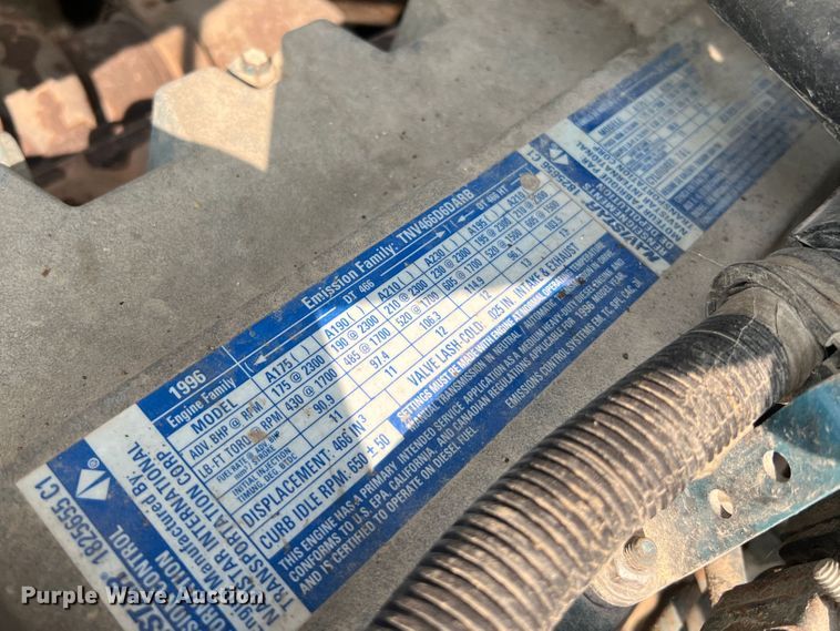 image for item MR9881 1997 International 4900  feed delivery truck