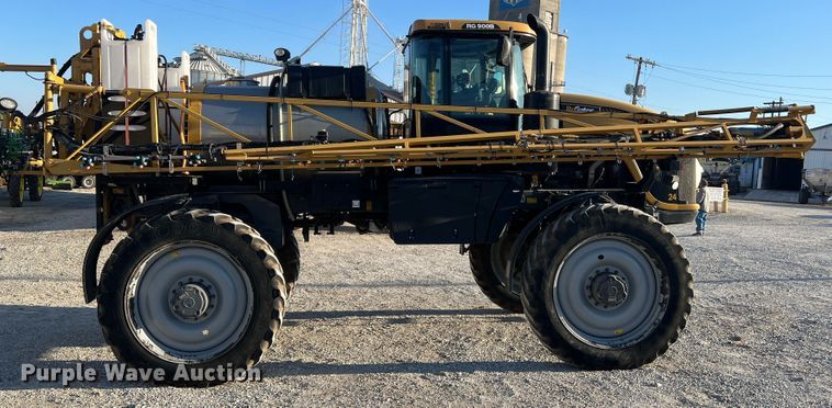 image for item MR9948 2015 Rogator RG900B  sprayer