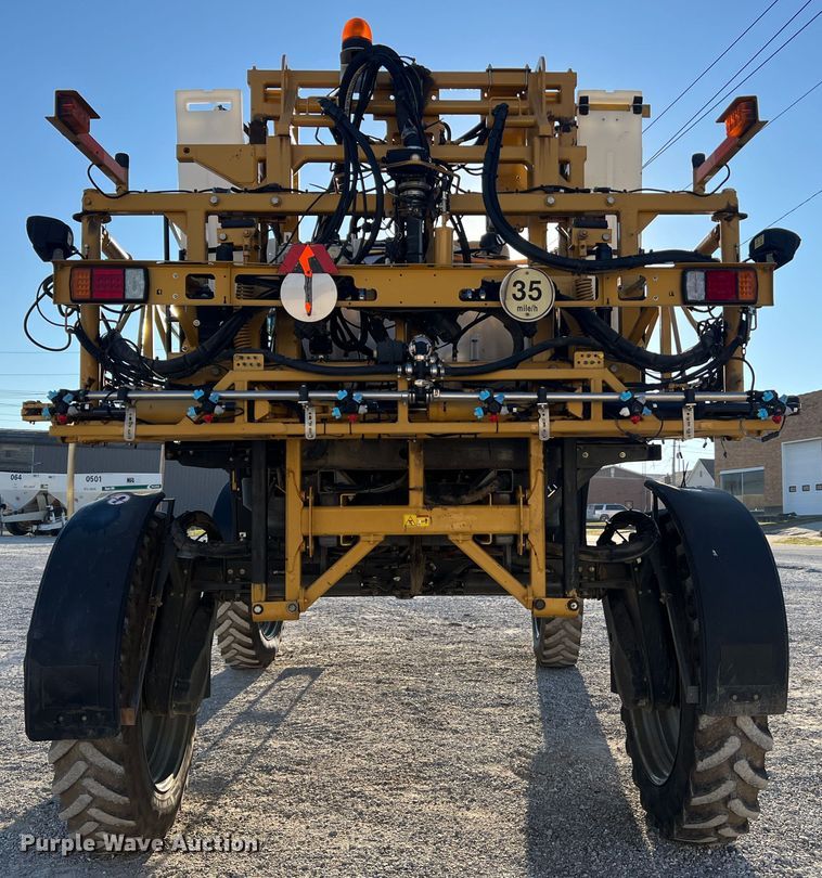 image for item MR9948 2015 Rogator RG900B  sprayer