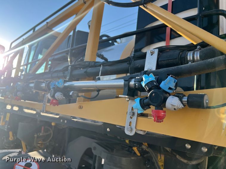 image for item MR9948 2015 Rogator RG900B  sprayer