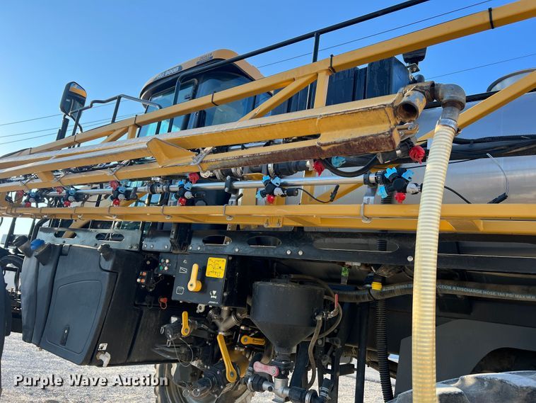 image for item MR9948 2015 Rogator RG900B  sprayer