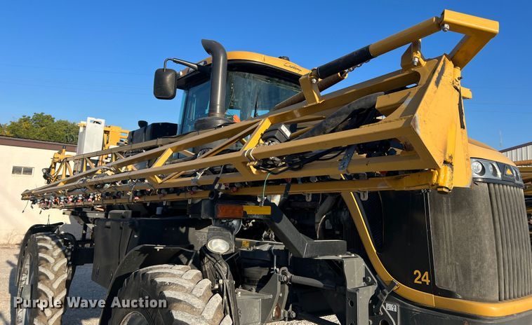 image for item MR9948 2015 Rogator RG900B  sprayer