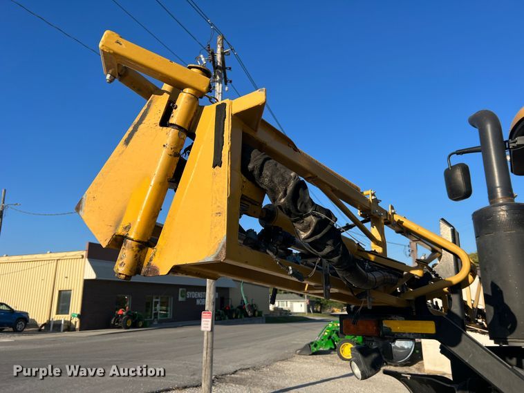 image for item MR9948 2015 Rogator RG900B  sprayer