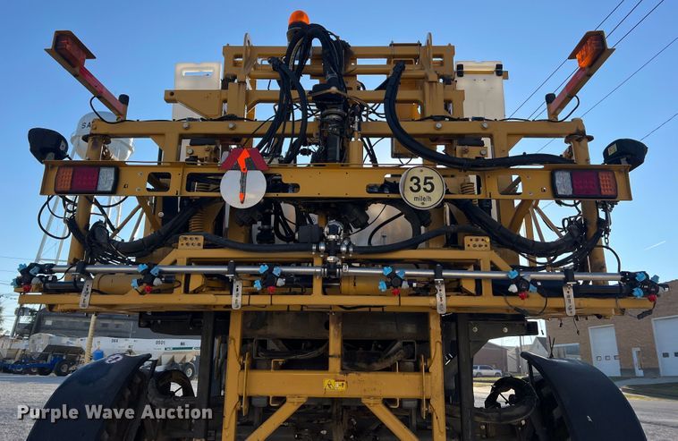 image for item MR9948 2015 Rogator RG900B  sprayer