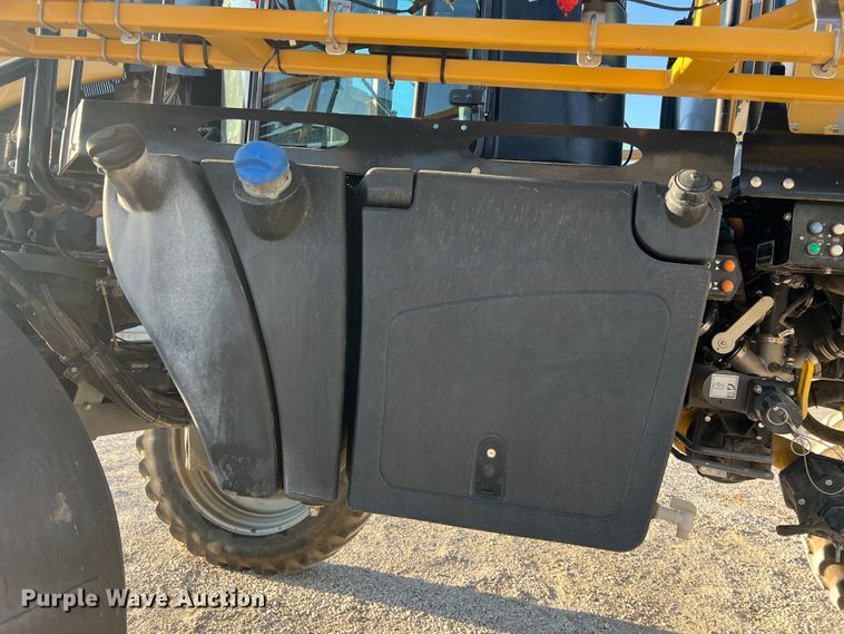 image for item MR9948 2015 Rogator RG900B  sprayer