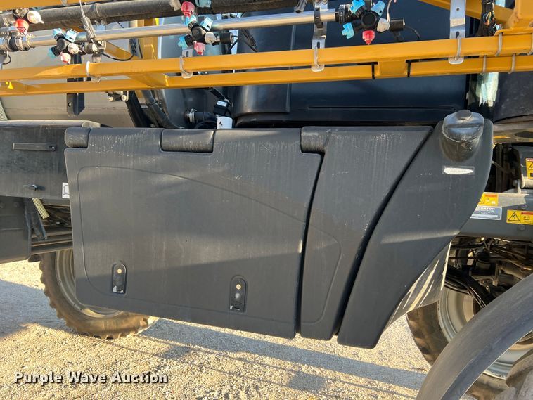 image for item MR9948 2015 Rogator RG900B  sprayer