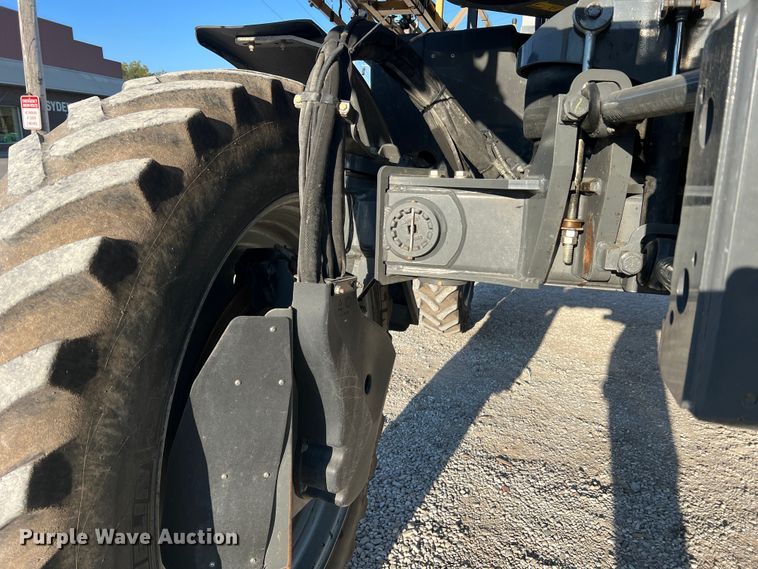 image for item MR9948 2015 Rogator RG900B  sprayer