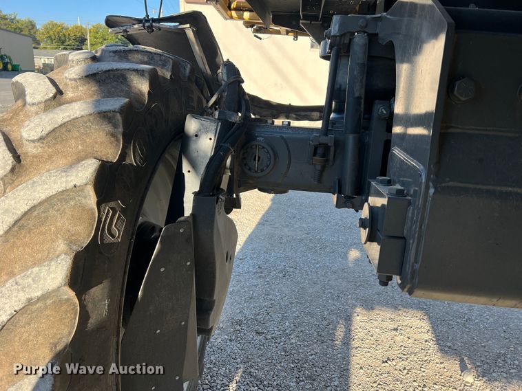 image for item MR9948 2015 Rogator RG900B  sprayer