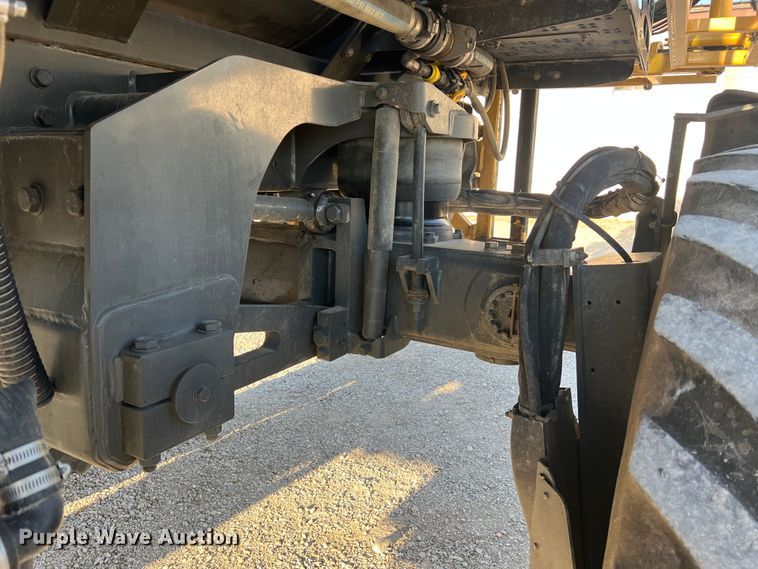 image for item MR9948 2015 Rogator RG900B  sprayer