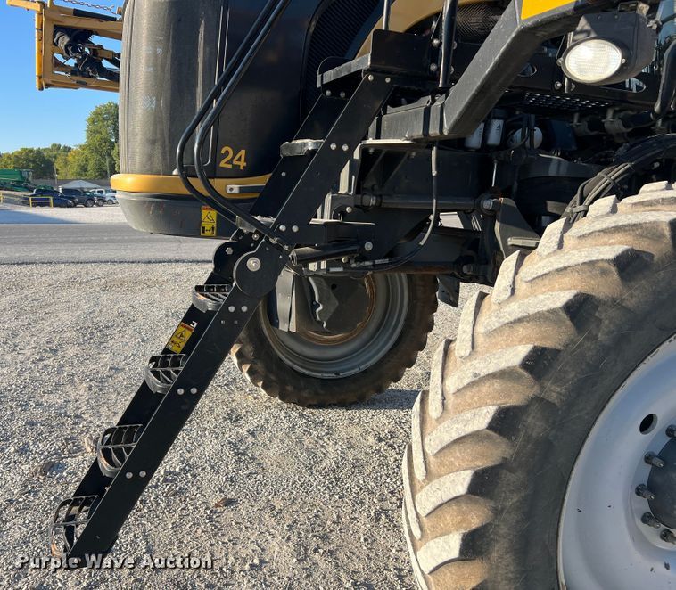 image for item MR9948 2015 Rogator RG900B  sprayer