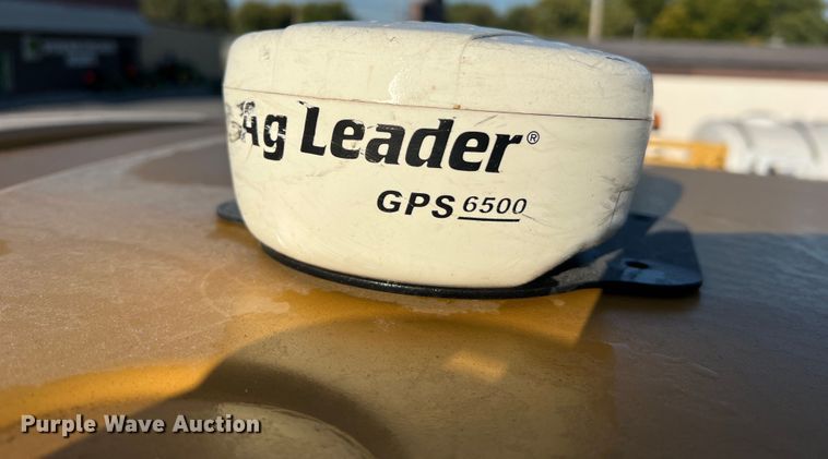 image for item MR9948 2015 Rogator RG900B  sprayer