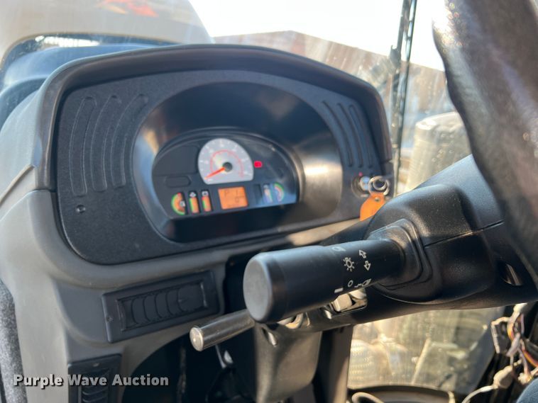 image for item MR9948 2015 Rogator RG900B  sprayer