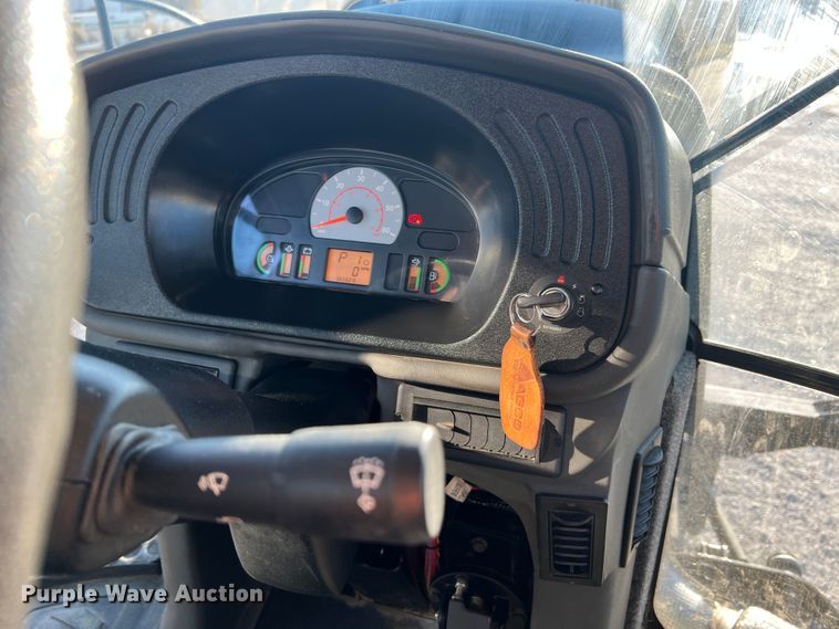 image for item MR9948 2015 Rogator RG900B  sprayer