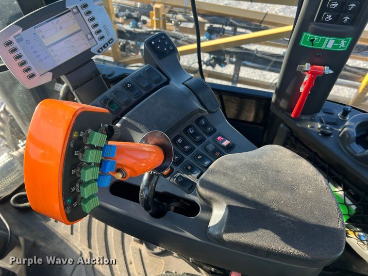 image for item MR9948 2015 Rogator RG900B  sprayer