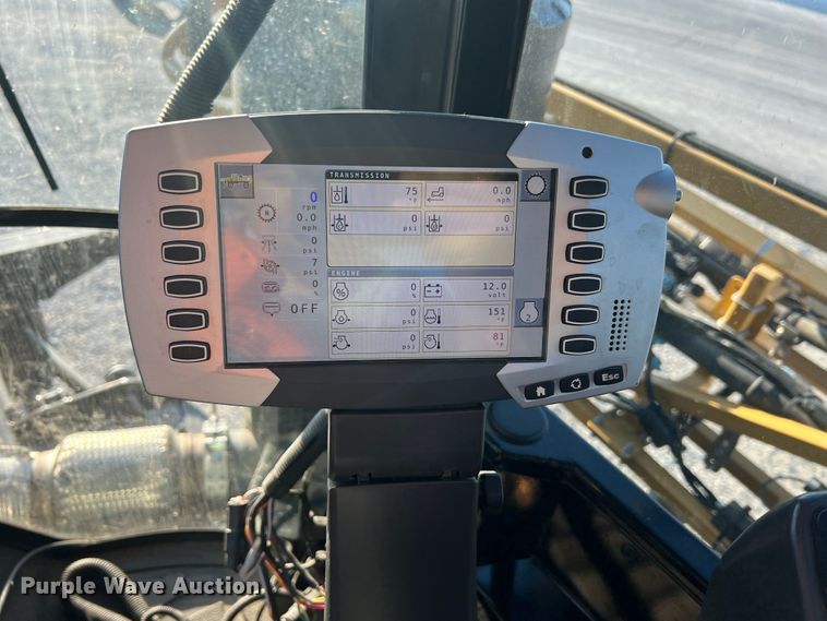 image for item MR9948 2015 Rogator RG900B  sprayer