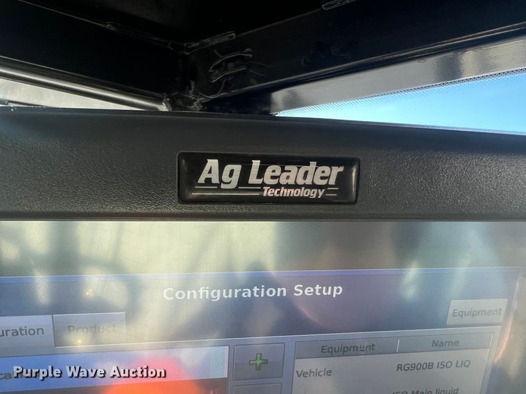 image for item MR9948 2015 Rogator RG900B  sprayer