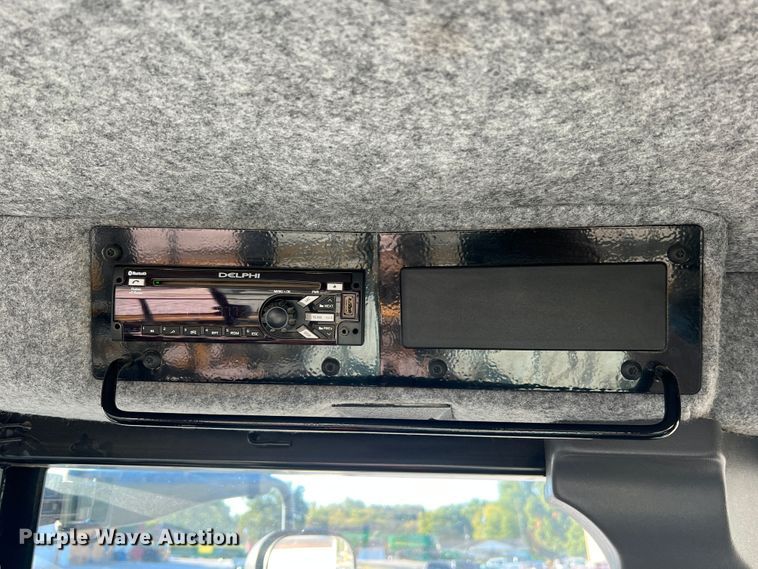 image for item MR9948 2015 Rogator RG900B  sprayer