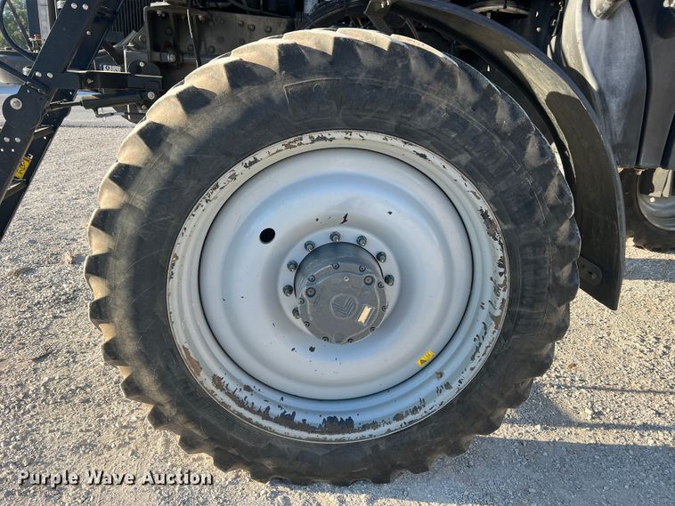 image for item MR9948 2015 Rogator RG900B  sprayer