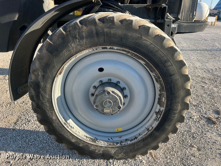 image for item MR9948 2015 Rogator RG900B  sprayer