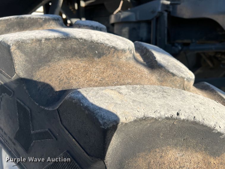 image for item MR9948 2015 Rogator RG900B  sprayer