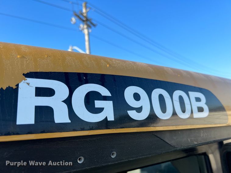image for item MR9948 2015 Rogator RG900B  sprayer