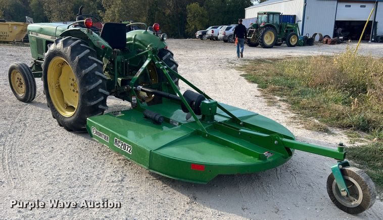 image for item MR9952 1982 John Deere 950  tractor