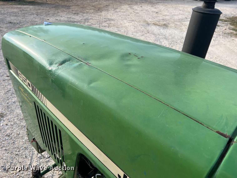 image for item MR9952 1982 John Deere 950  tractor