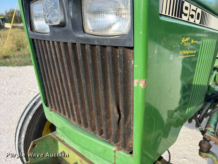 image for item MR9952 1982 John Deere 950  tractor